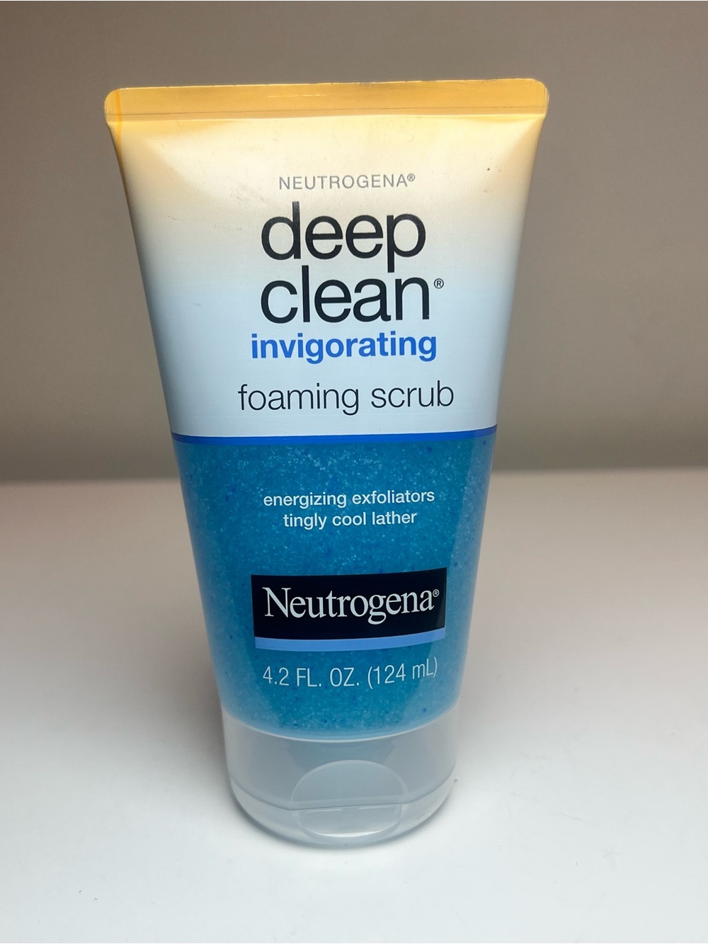 Neutrogena Deep Clean Invigorating Foaming Scrub - Blue